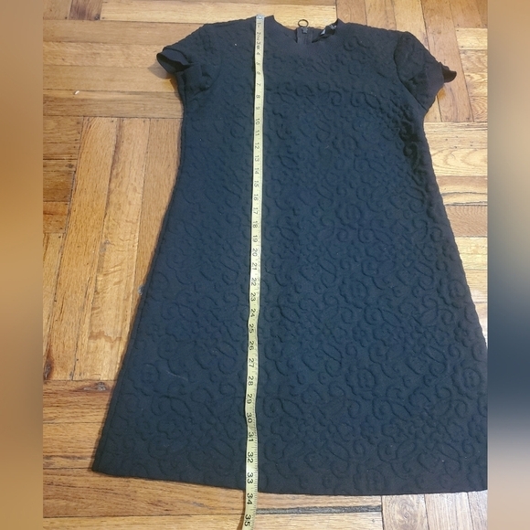 Zara WomanTextured A-lined Black Dress Size M Short Sleeve Knee Length Quilted - Picture 10 of 10